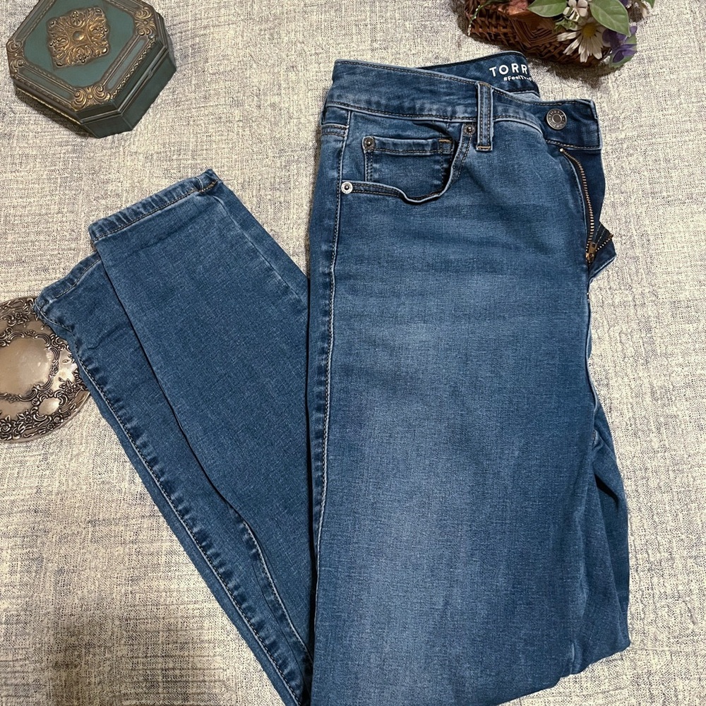 torrid Medium Blue Stretch Skinny Jeans